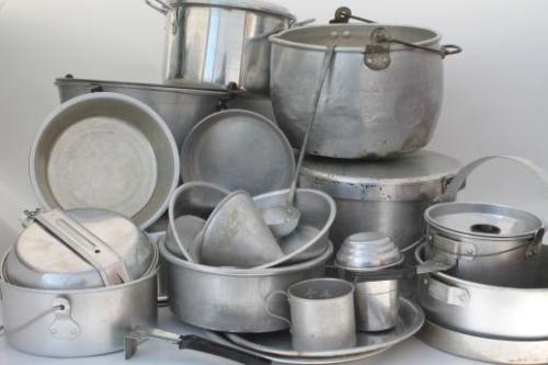 huge-lot-vintage-aluminum-pots-pans-camp-kitchen-cookware-for-camping-campfire-cooking-Laurel-Leaf-Farm-item-no-s3109-1